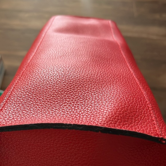 Unbranded red faux leather large tote - Picture 4 of 5